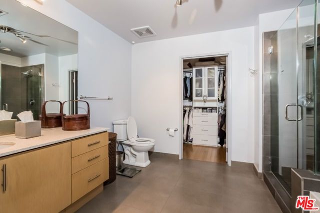 1130 S FLOWER Street 416, Los Angeles, CA 90015