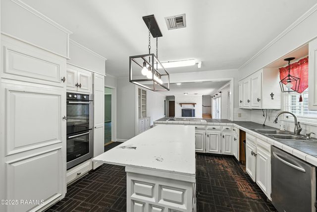 1817 Blanchet Drive, Lafayette, LA 70501