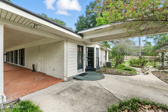 1817 Blanchet Drive, Lafayette, LA 70501