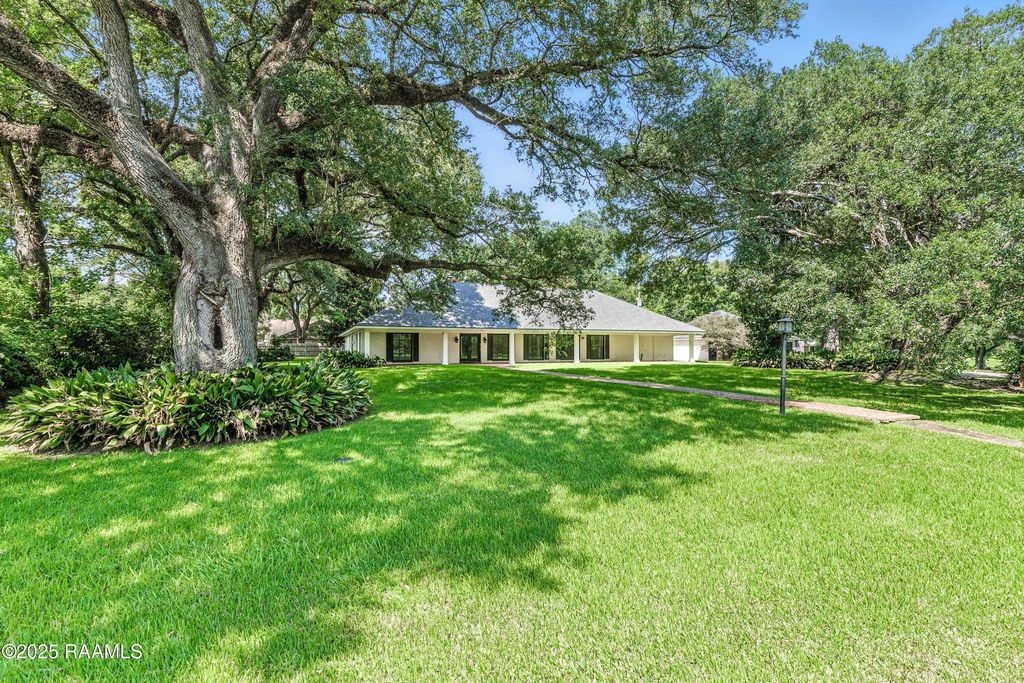 1817 Blanchet Drive, Lafayette, LA 70501