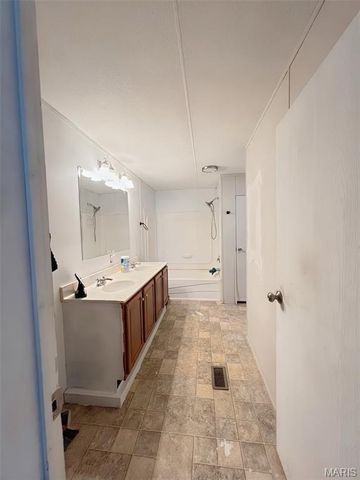 9 Corral Lane, Villa Ridge, MO 63089