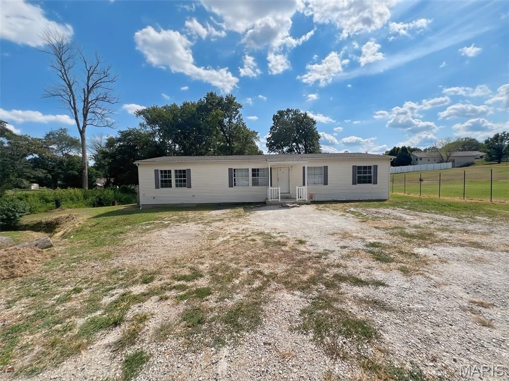 9 Corral Lane, Villa Ridge, MO 63089