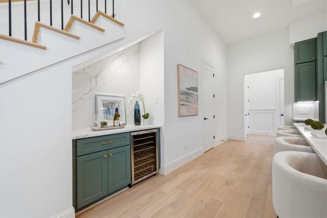 609 W 27th Street, Houston, TX 77008