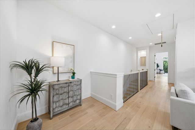 609 W 27th Street, Houston, TX 77008