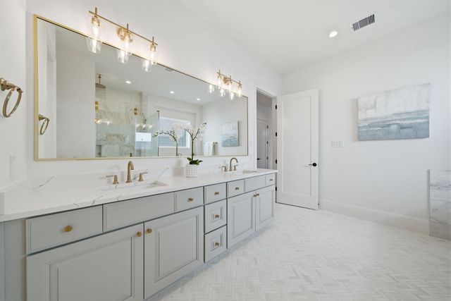 609 W 27th Street, Houston, TX 77008