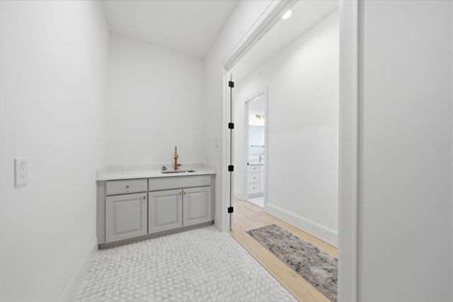 609 W 27th Street, Houston, TX 77008