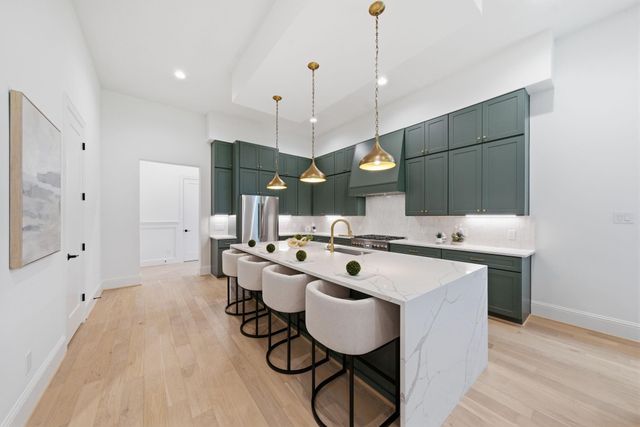 609 W 27th Street, Houston, TX 77008