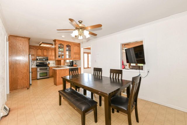 N5364 Cobb ROAD, Elkhorn, WI 53121