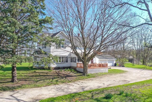 N5364 Cobb ROAD, Elkhorn, WI 53121