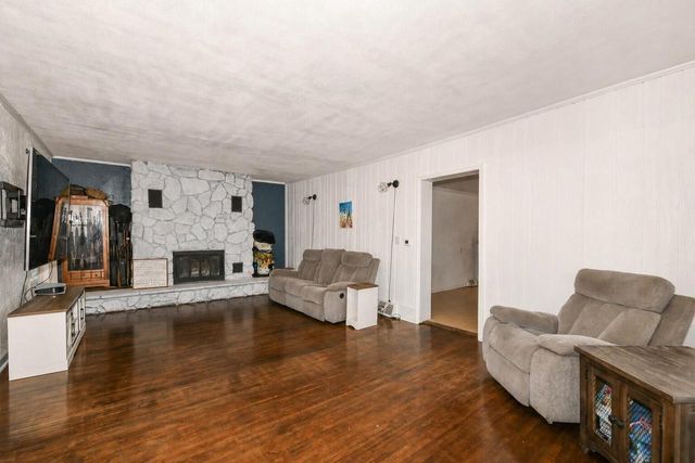 N5364 Cobb ROAD, Elkhorn, WI 53121
