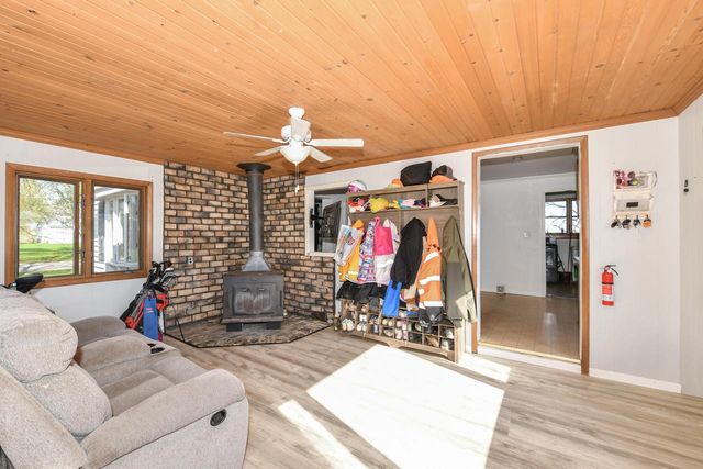 N5364 Cobb ROAD, Elkhorn, WI 53121