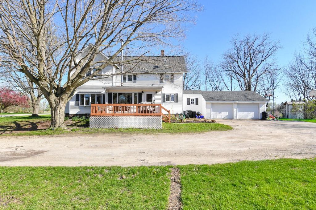 N5364 Cobb ROAD, Elkhorn, WI 53121