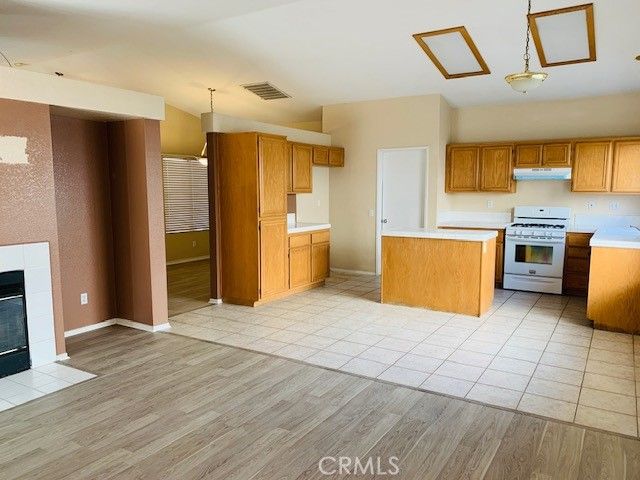 13236 Fordham Circle, Victorville, CA 92392