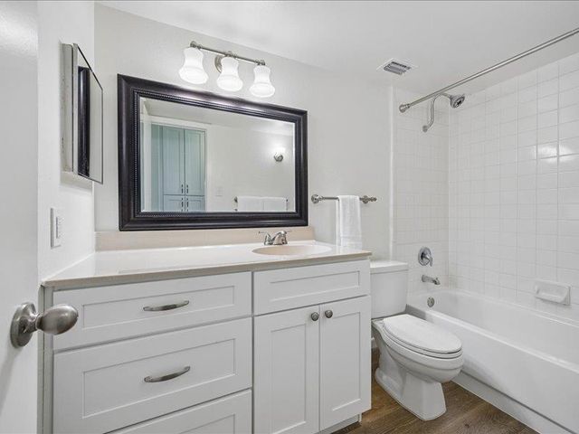 4159 Steck Ave 214, Austin, TX 78759