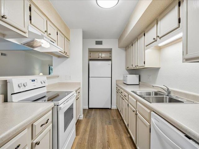 4159 Steck Ave 214, Austin, TX 78759