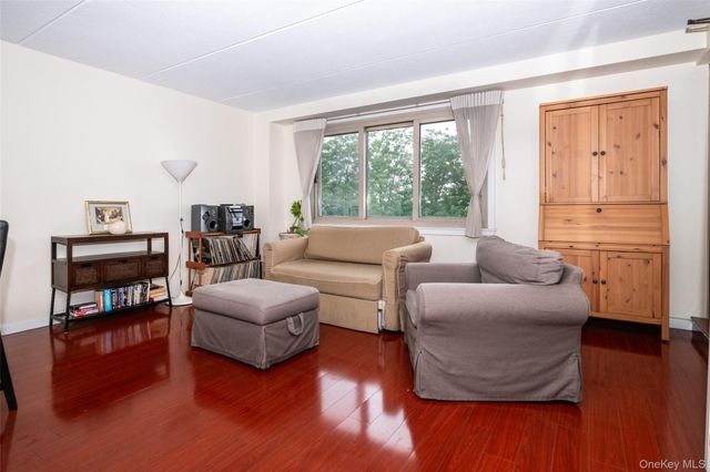 701 Pelham Road 5L, New Rochelle, NY 10805