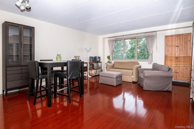 701 Pelham Road 5L, New Rochelle, NY 10805