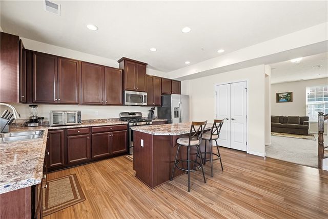 1603 Pointe View Dr, Adams Twp, PA 16046