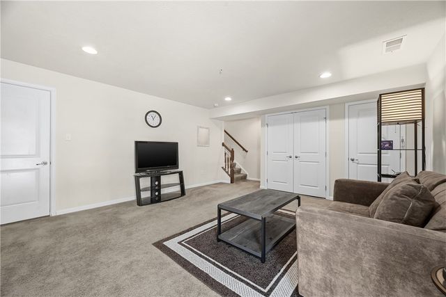 1603 Pointe View Dr, Adams Twp, PA 16046