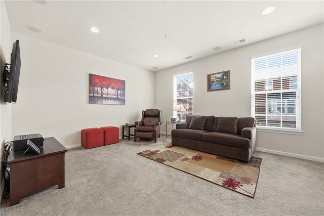 1603 Pointe View Dr, Adams Twp, PA 16046