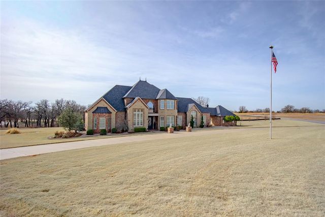2265 Clubhouse Drive, Blanchard, OK 73010