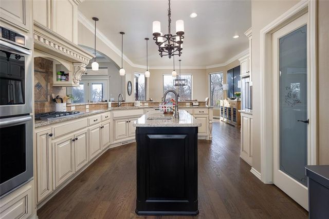 2265 Clubhouse Drive, Blanchard, OK 73010