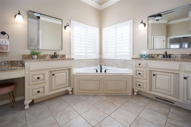 2265 Clubhouse Drive, Blanchard, OK 73010