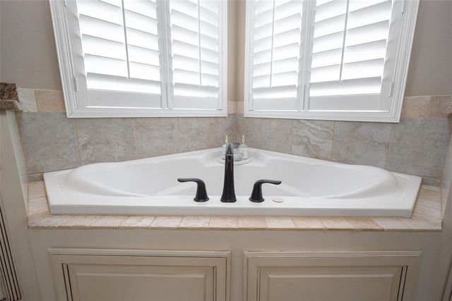 2265 Clubhouse Drive, Blanchard, OK 73010