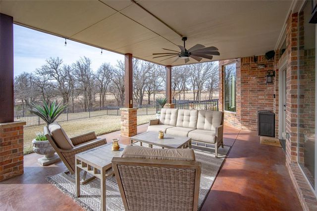 2265 Clubhouse Drive, Blanchard, OK 73010