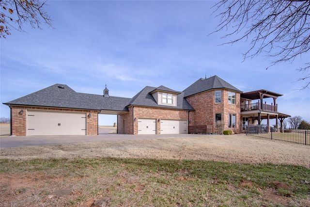 2265 Clubhouse Drive, Blanchard, OK 73010