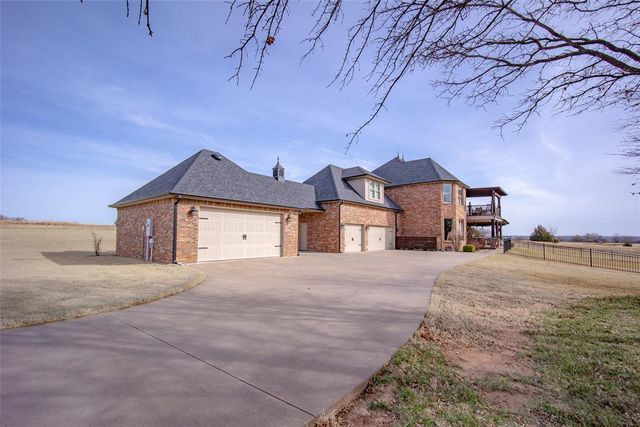 2265 Clubhouse Drive, Blanchard, OK 73010