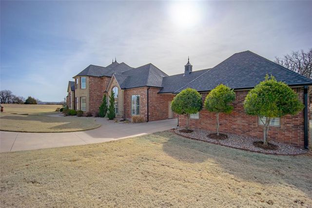 2265 Clubhouse Drive, Blanchard, OK 73010