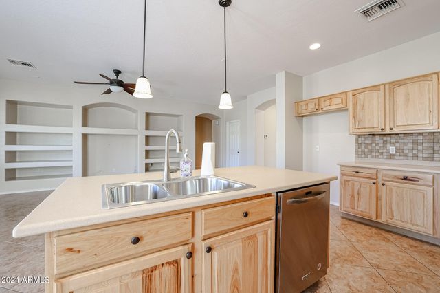 6022 W OBERLIN Way, Phoenix, AZ 85083