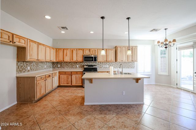 6022 W OBERLIN Way, Phoenix, AZ 85083