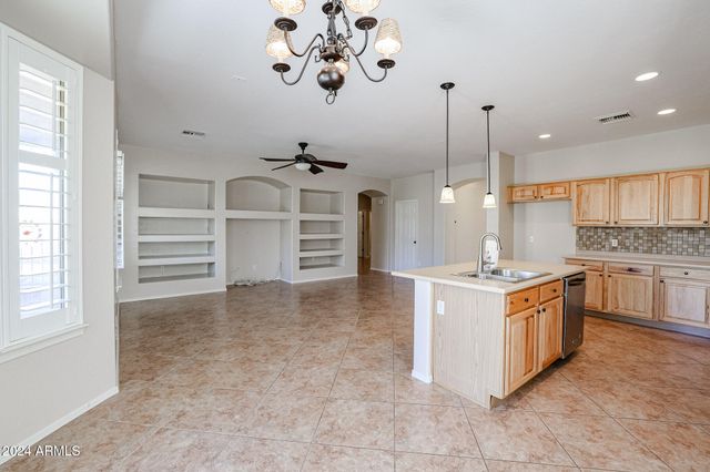 6022 W OBERLIN Way, Phoenix, AZ 85083