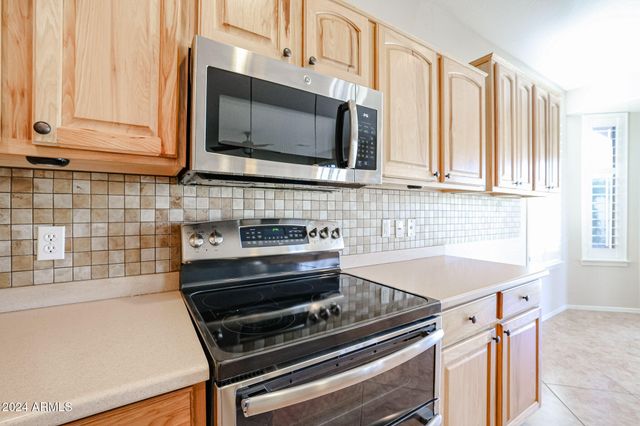 6022 W OBERLIN Way, Phoenix, AZ 85083