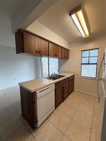 6820 NE 7TH STREET B, Ocala, FL 34470