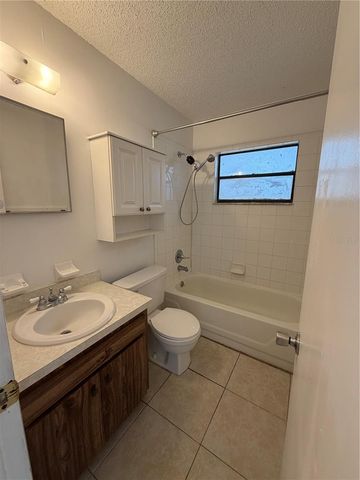 6820 NE 7TH STREET B, Ocala, FL 34470