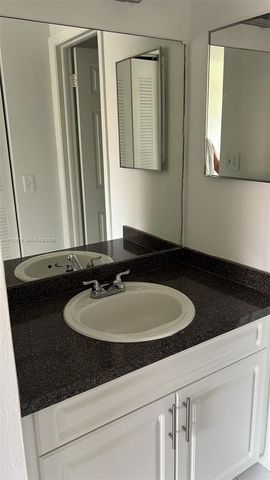 9808 Hammocks Blvd 203-23, Miami, FL 33196