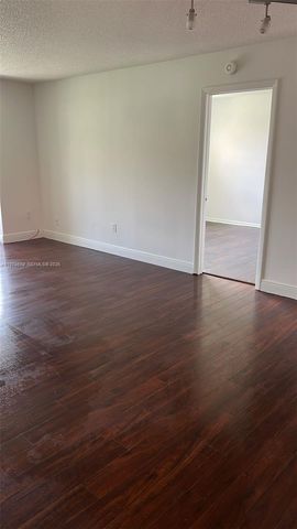 9808 Hammocks Blvd 203-23, Miami, FL 33196