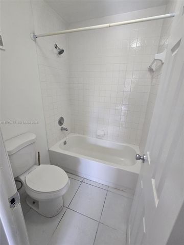 9808 Hammocks Blvd 203-23, Miami, FL 33196