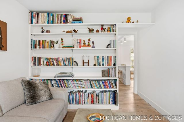 141 E 26th Street, Holland City, MI 49423