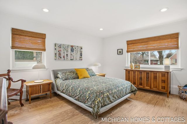 141 E 26th Street, Holland City, MI 49423