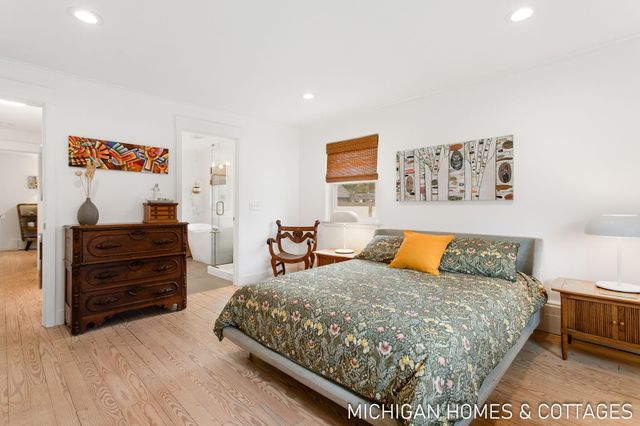 141 E 26th Street, Holland City, MI 49423