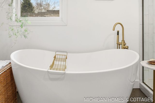 141 E 26th Street, Holland City, MI 49423