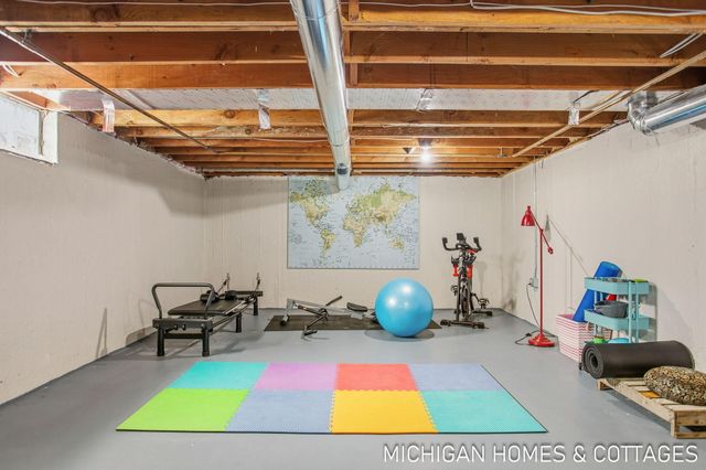 141 E 26th Street, Holland City, MI 49423