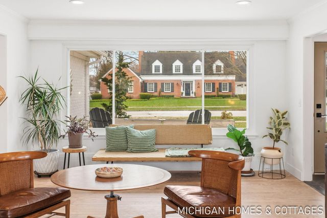 141 E 26th Street, Holland City, MI 49423