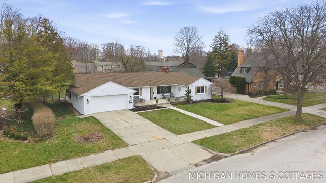 141 E 26th Street, Holland City, MI 49423