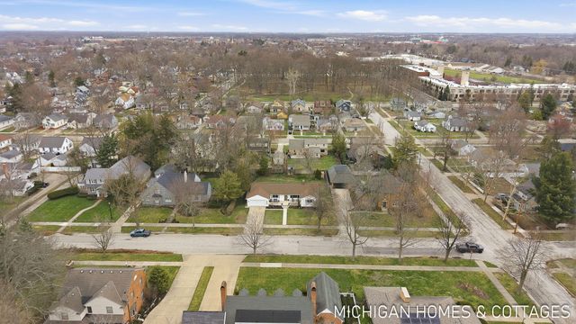 141 E 26th Street, Holland City, MI 49423