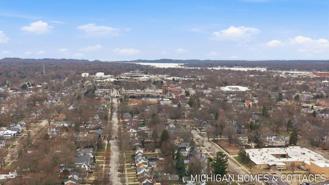 141 E 26th Street, Holland City, MI 49423